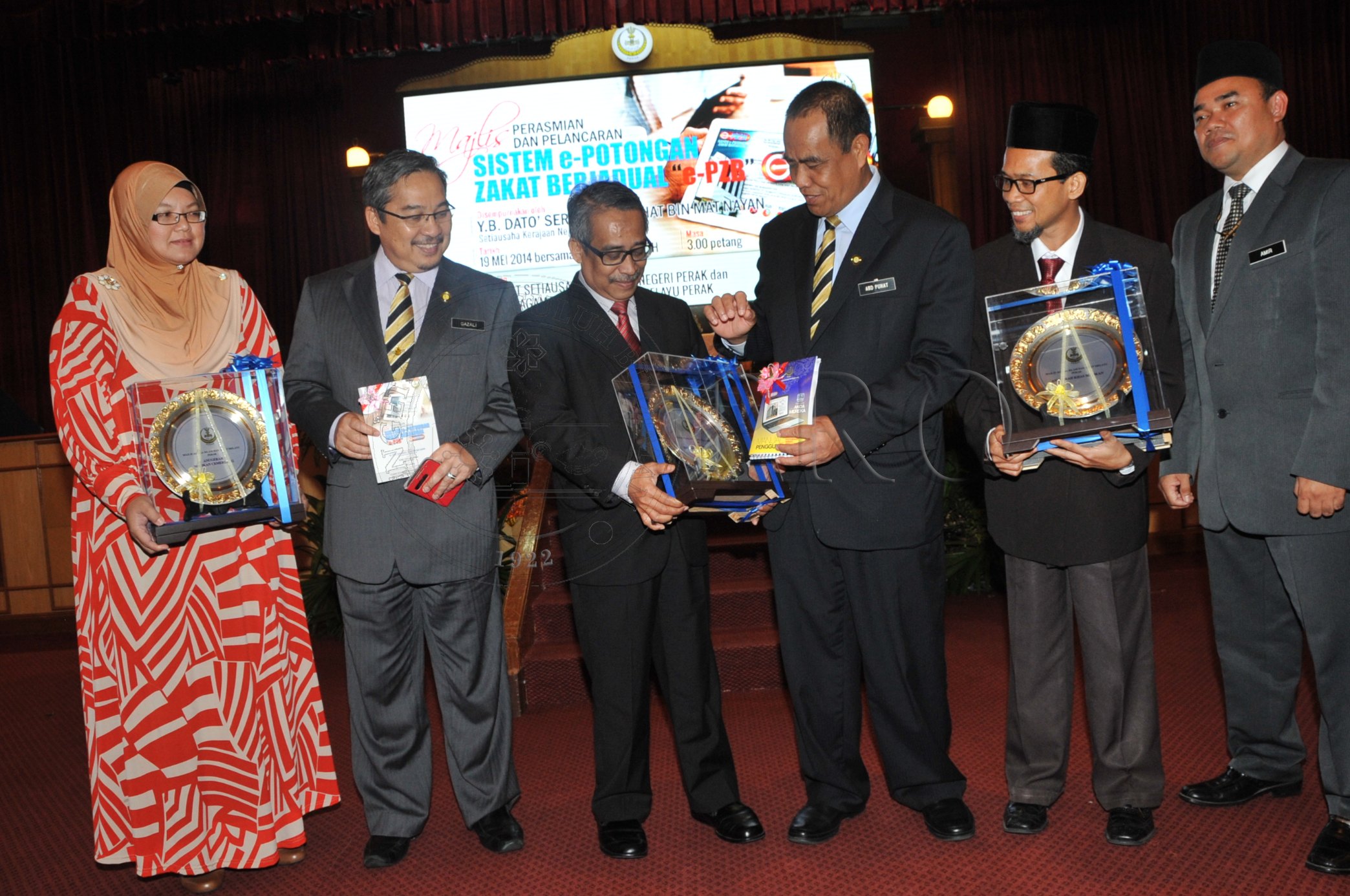 PRO 14 44 EPZB PRO 6189